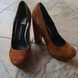 DOLCE VITA Brown Suede Platform Heels